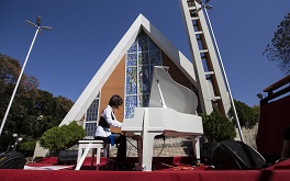 Recital itinerante de piano é atração no Dia dos Pais em Londrina