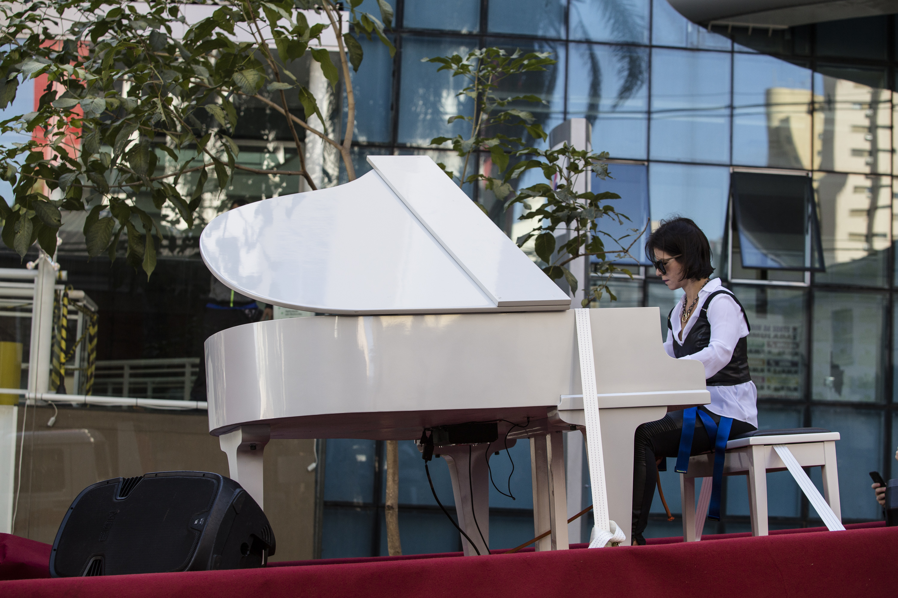 Recital itinerante de piano passeia  pela região central de Londrina