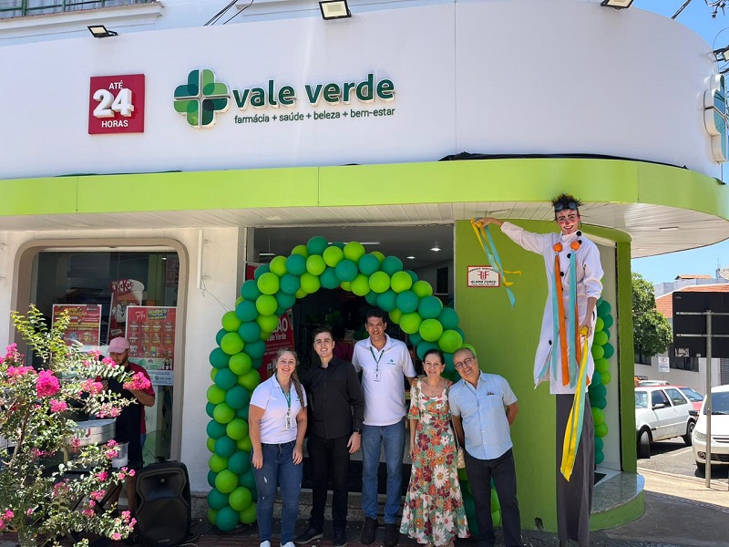 Vale Verde reabre loja em Cornélio com novo visual